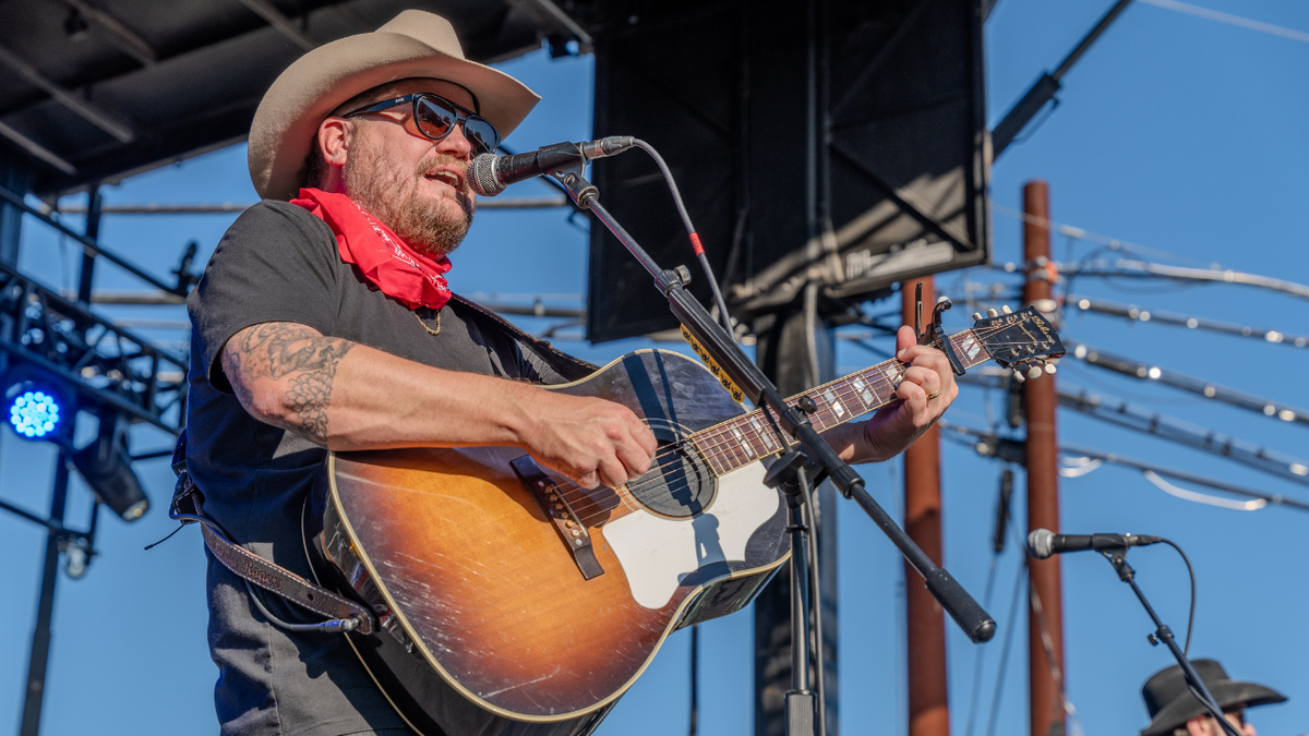 Randy Rogers Band: Acoustic Performance at Waco Hippodrome Theatre