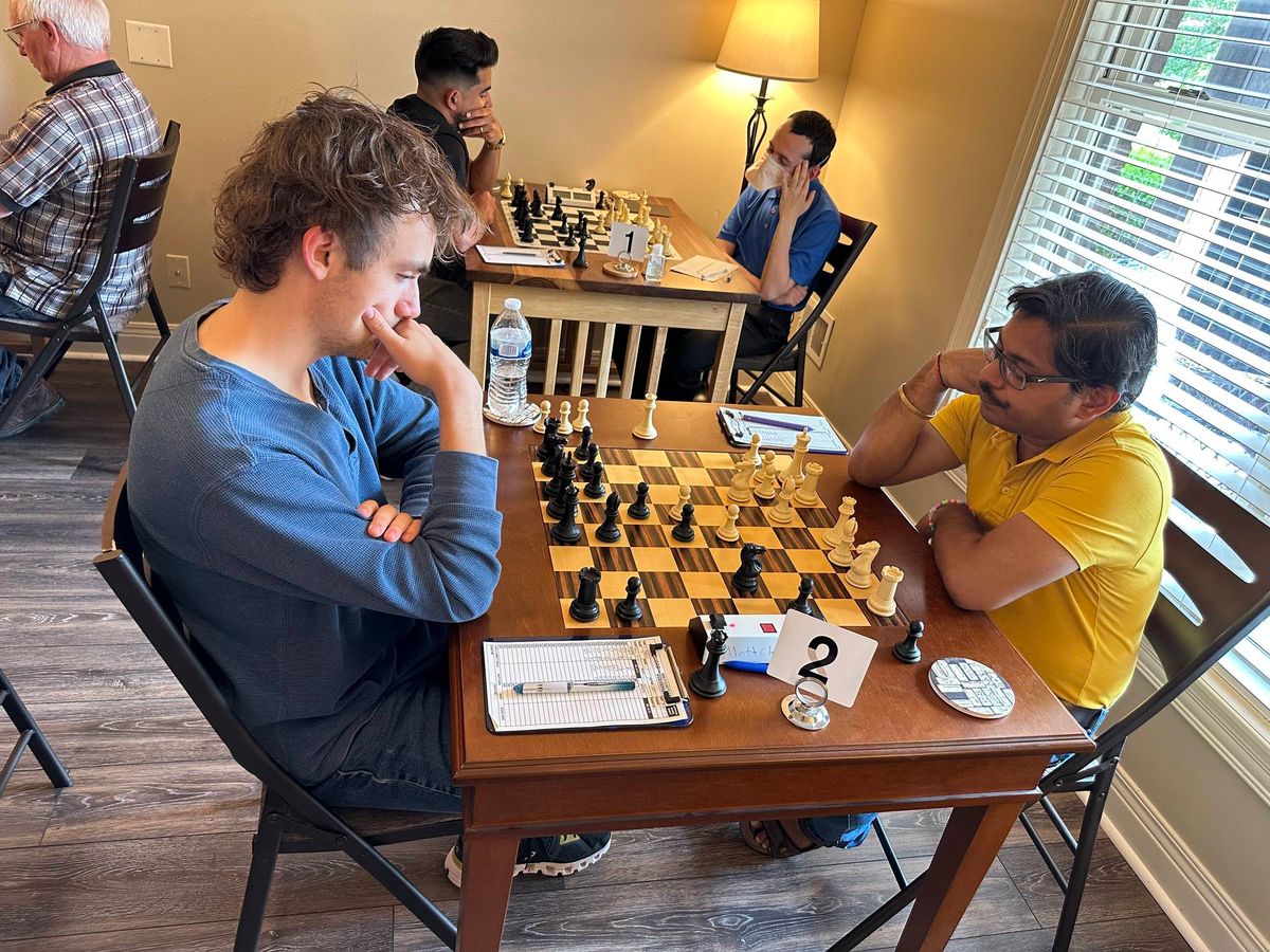 3 Tables Chess with Aleksandr Lenderman