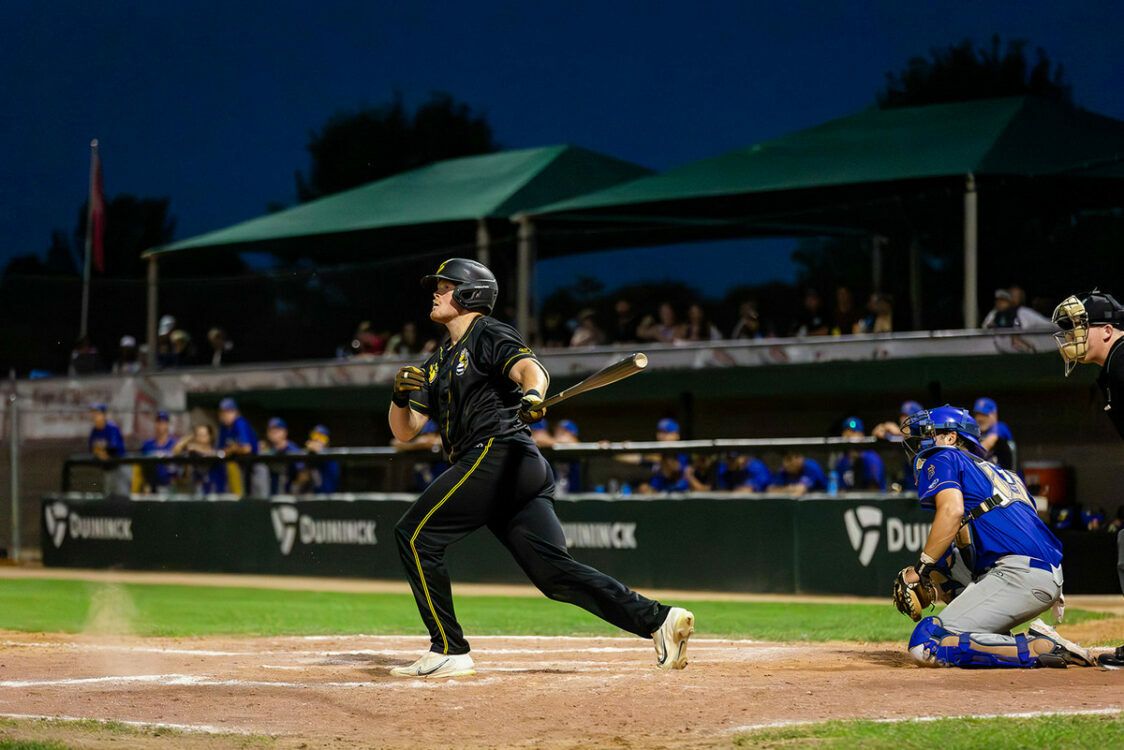 Waterloo Bucks vs. Willmar Stingers