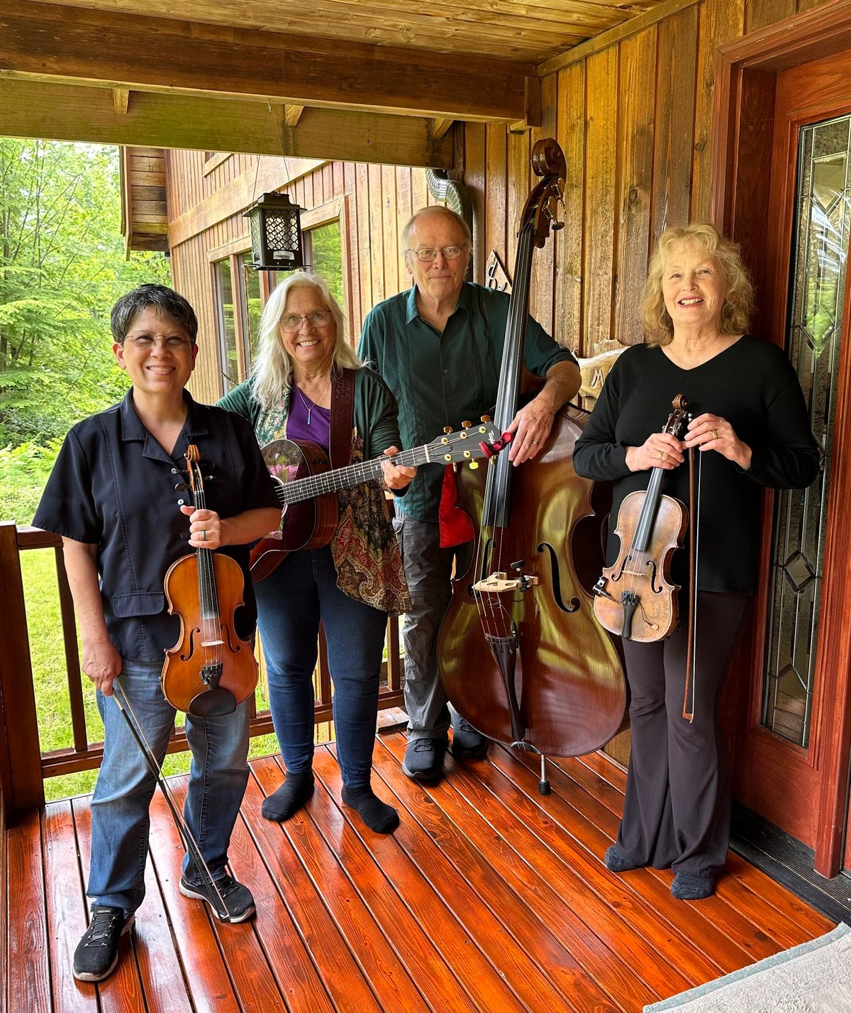 Buskers on the Corner ~ Fiddle Chix