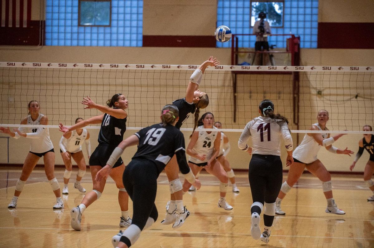 Parking Southern Illinois Salukis at Valparaiso Beacons Womens Basketball
