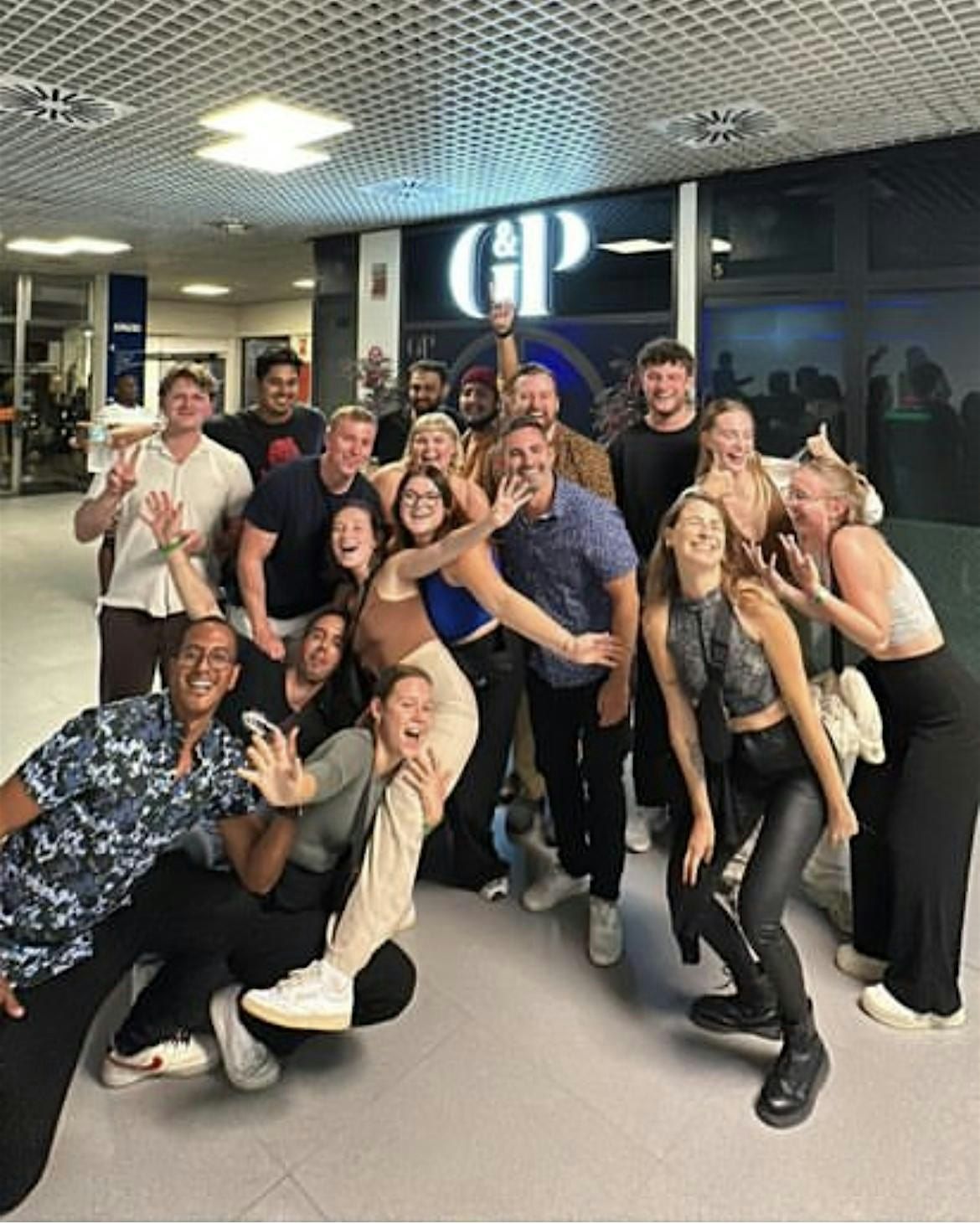 Saturday Night Social Drinking Make friends - Meet people & Speak languages