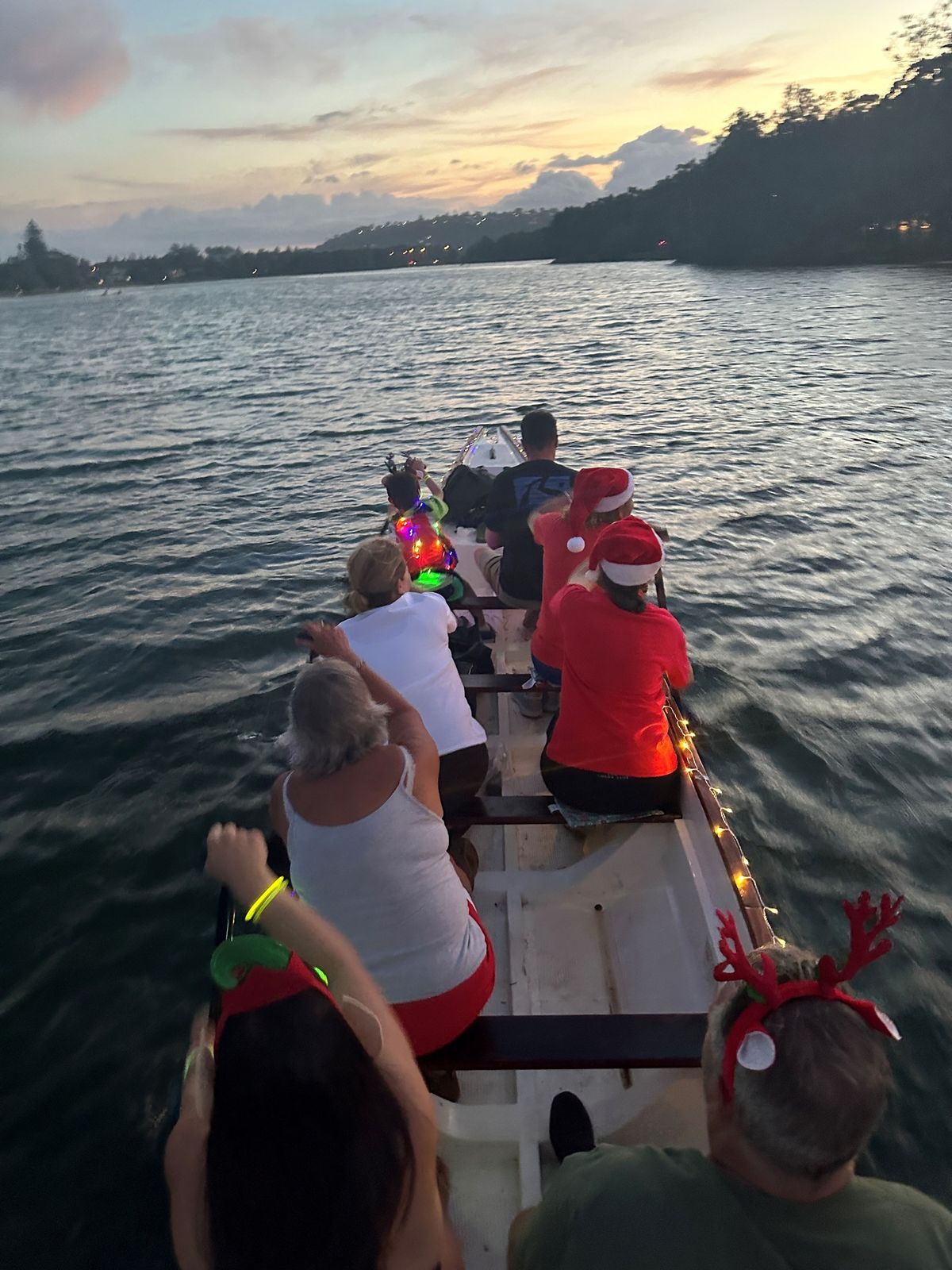 Narrabeen Dragonboat Club Christmas Lights Paddle