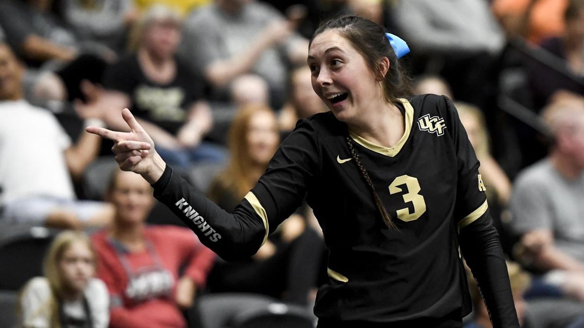 UCF Knights at Cincinnati Bearcats Womens Volleyball