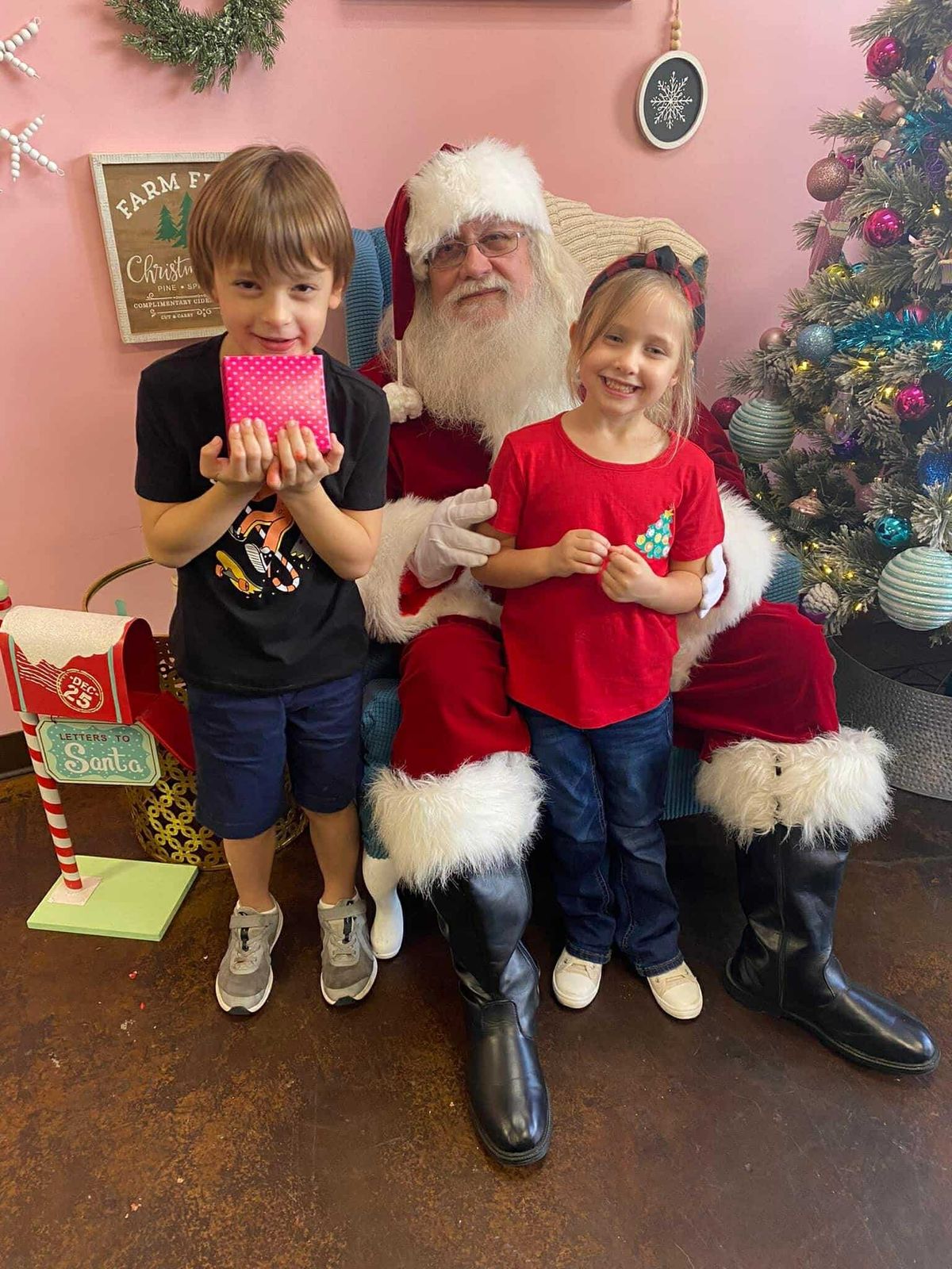 Cupcake Decorating with Santa