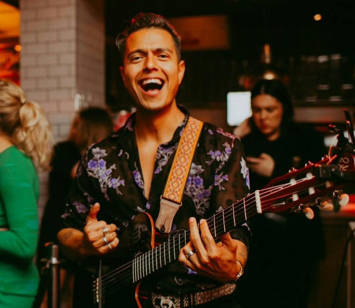 Live music with Mambo Kings