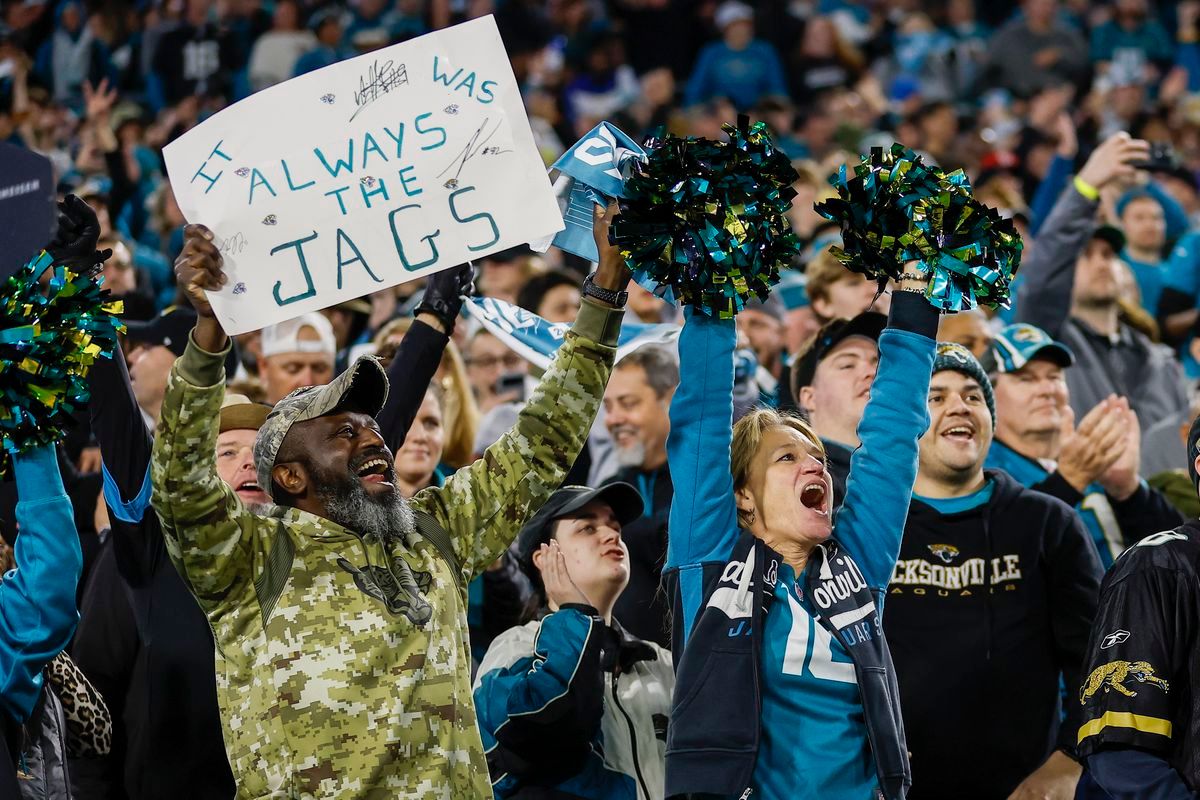 Los Angeles Chargers at Jacksonville Jaguars at EverBank Stadium