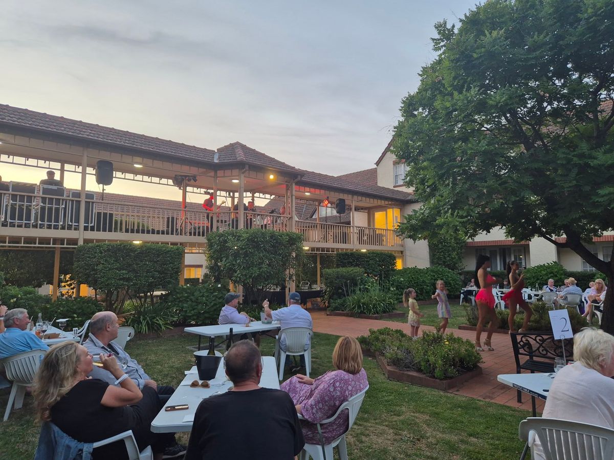 Celtic Concert in the Courtyard Gardens at Mercure Canberra