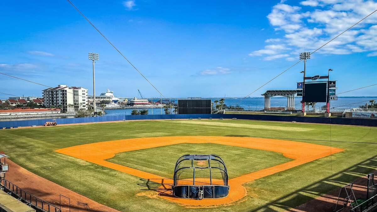 Parking Birmingham Barons at Pensacola Blue Wahoos