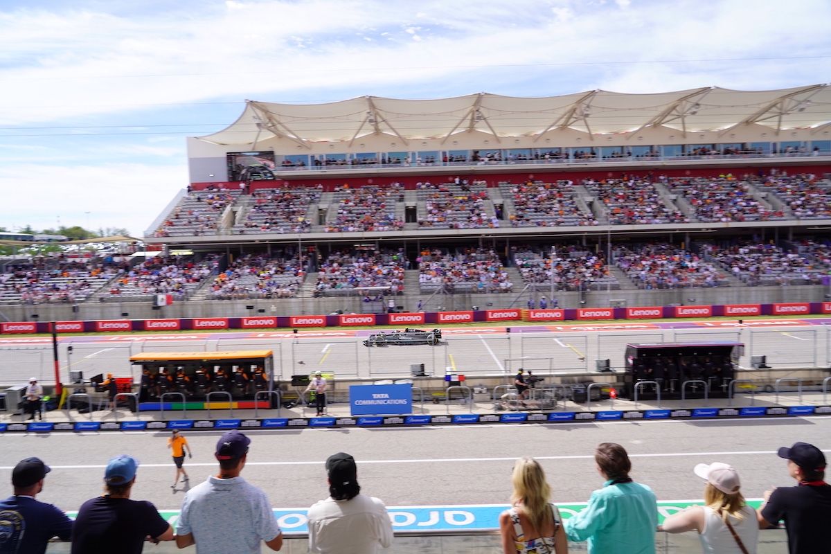 SHUTTLE PASSES - Formula 1 United States Grand Prix - Sunday