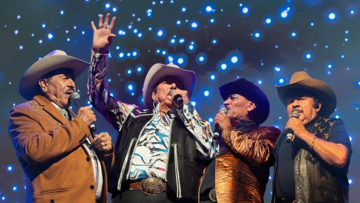 Parking Palomazo Norteno with Lalo Mora, Eliseo Robles, Rosendo Cantu, and Raul Hernandez