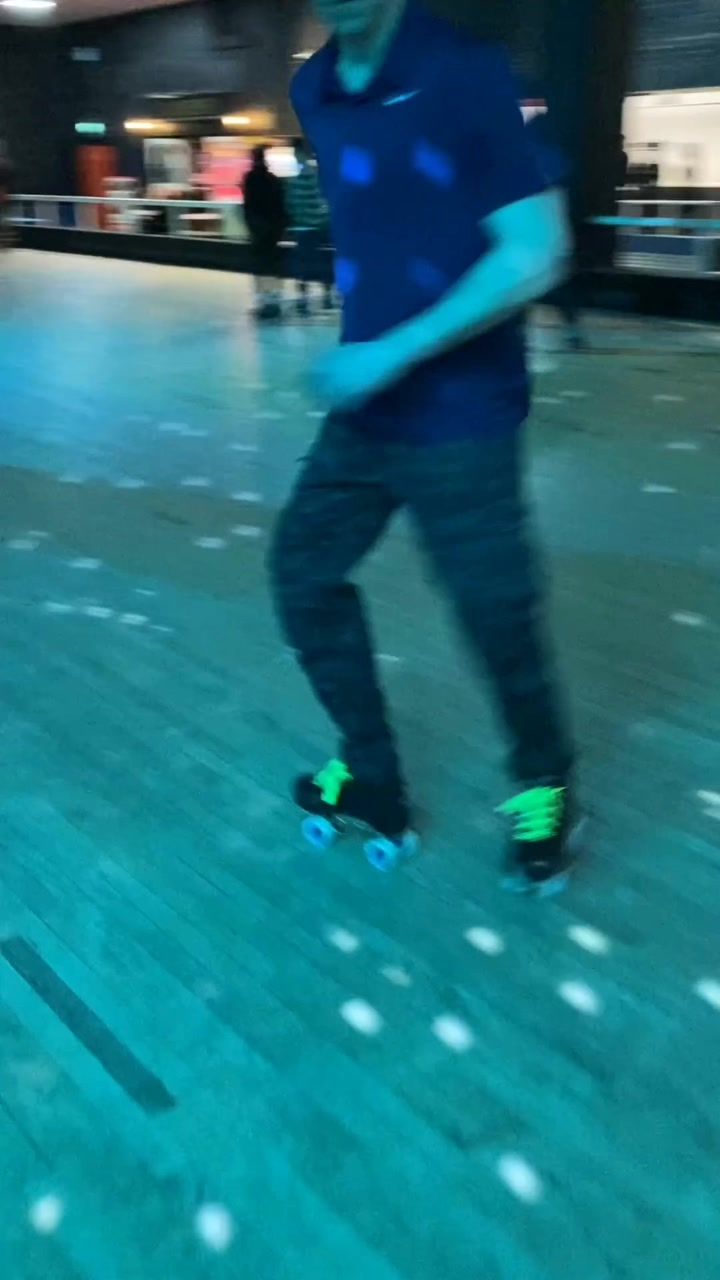 over 18s old skool rollerdisco 