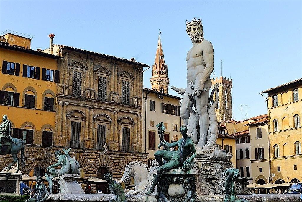 The Beauties of Florence \u2013 Free Walking tour (Free radio!)