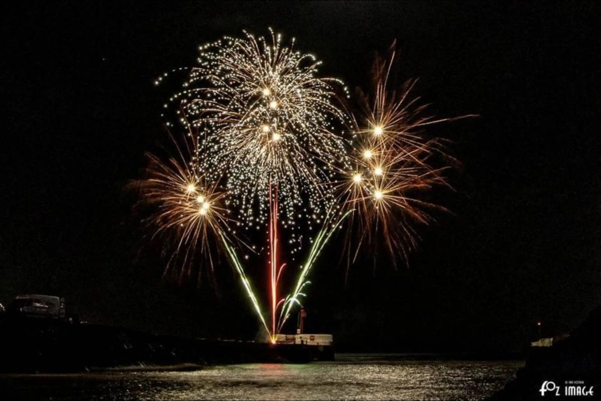 Looe NYE Midnight Firework Display