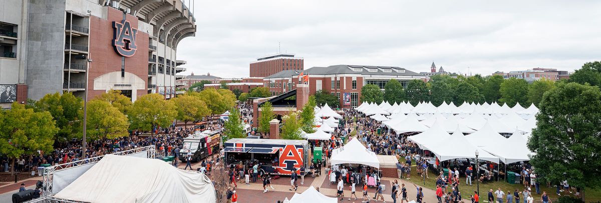 Parking Auburn Tigers at Oklahoma Sooners Softball