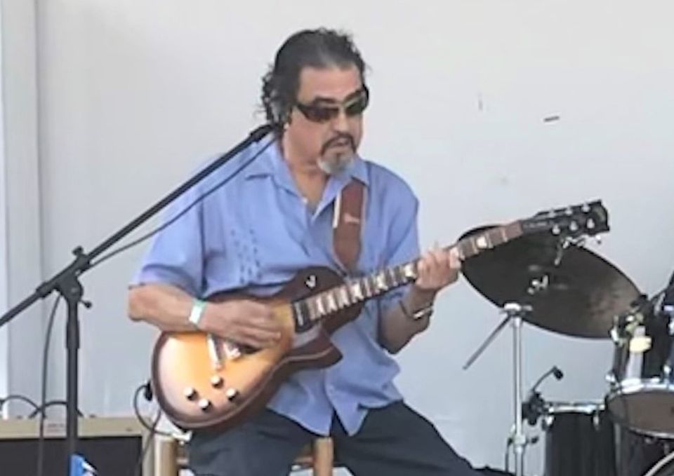 Automatic Slim at Berthas, Bertha's Mussels, Baltimore, 17 December 2022