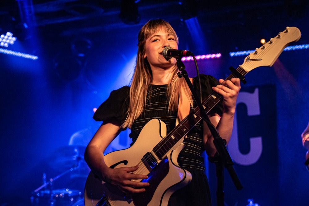 Kate Bollinger at The Earl