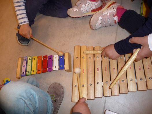 Eveil Musical Bilingue Fr Anglais Pour Des Enfants De 3 Ans Centre Social Et Culturel Du Chateau De L Horloge Aix En Provence 27 March 21