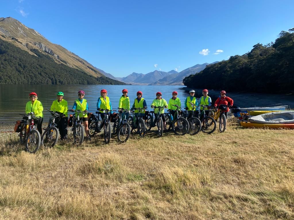 Lakes, Fiords & Mountains  Cycling highlights  - \u200bIncredible landscape variety  