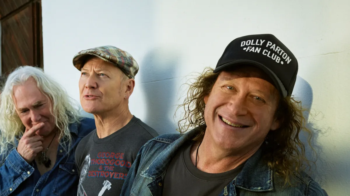 The Screaming Jets in Ellis Beach