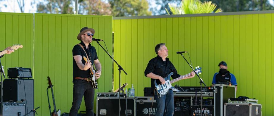 Fosterville Goldmine Music in the Park feat. "Chris DeAraugo & Sally Miller Duo"