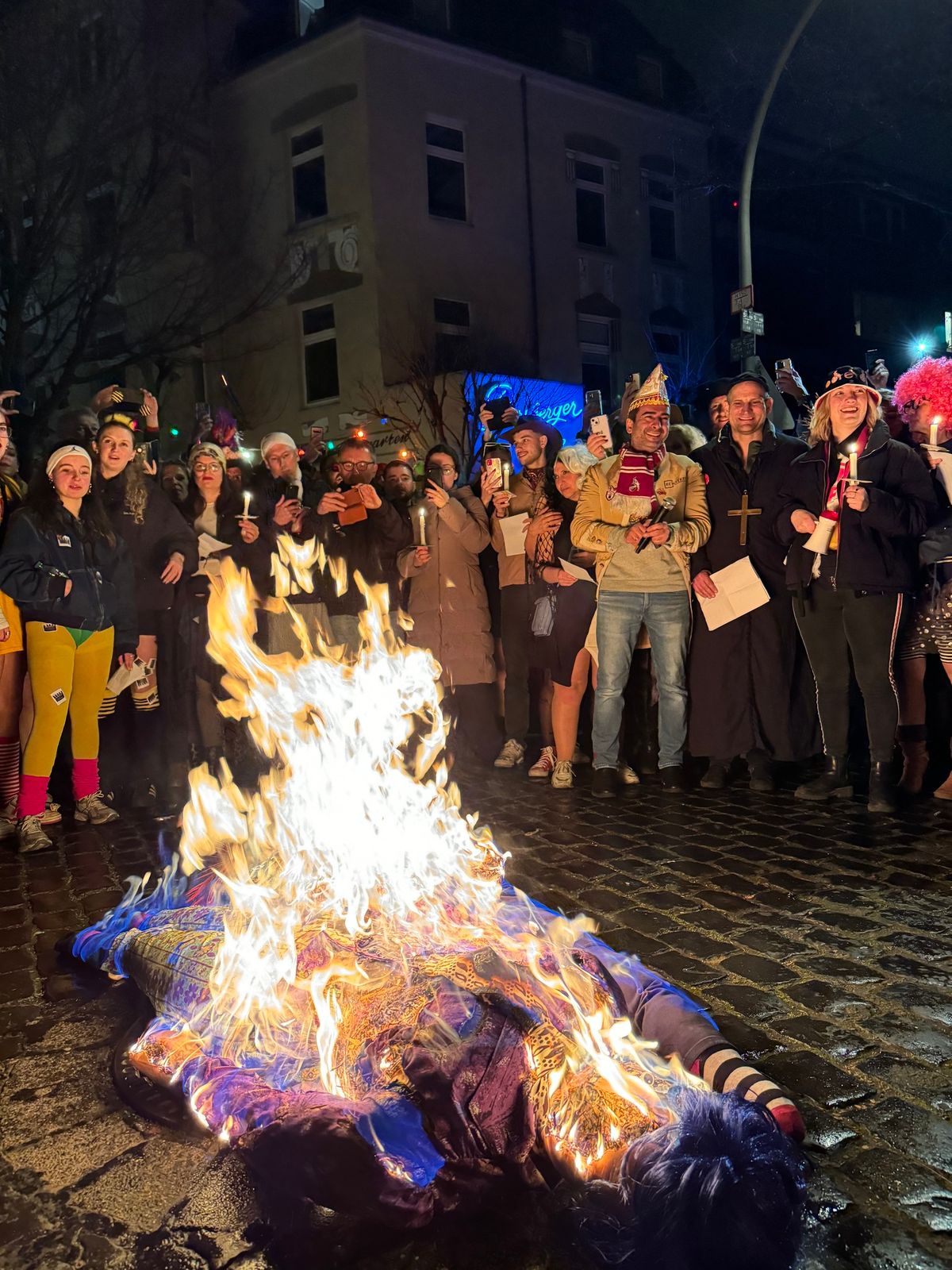 Party und Nubbelverbrennung