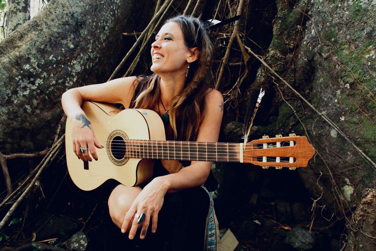 Felicity Lawless LIVE at Currumbin RSL