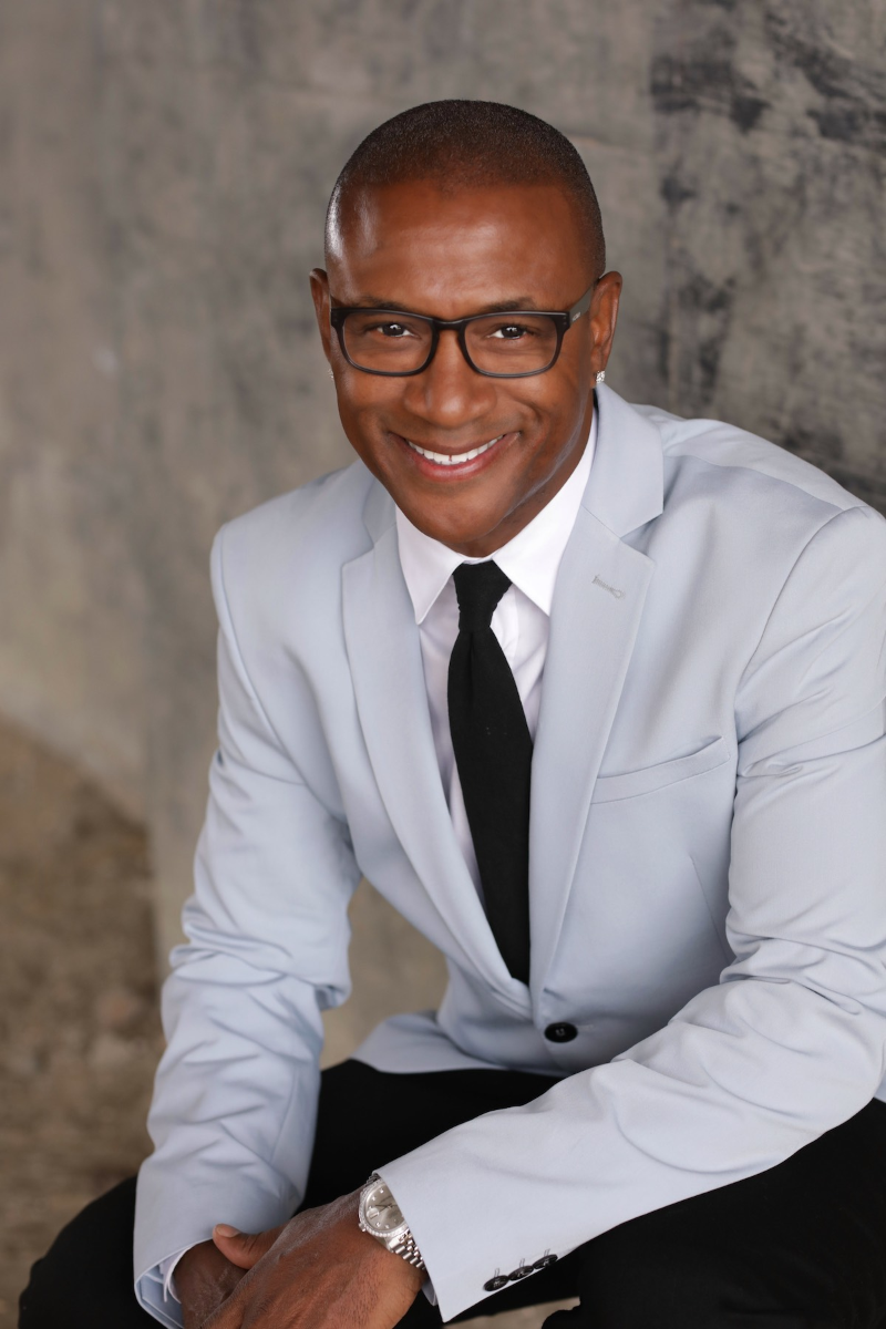 Tommy Davidson at Goodnights Comedy Club