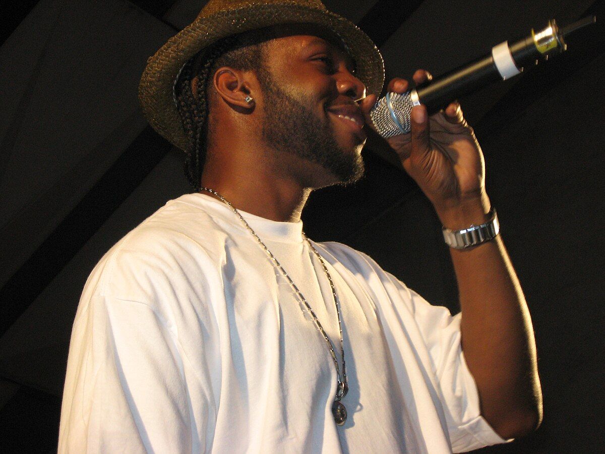 Dwele