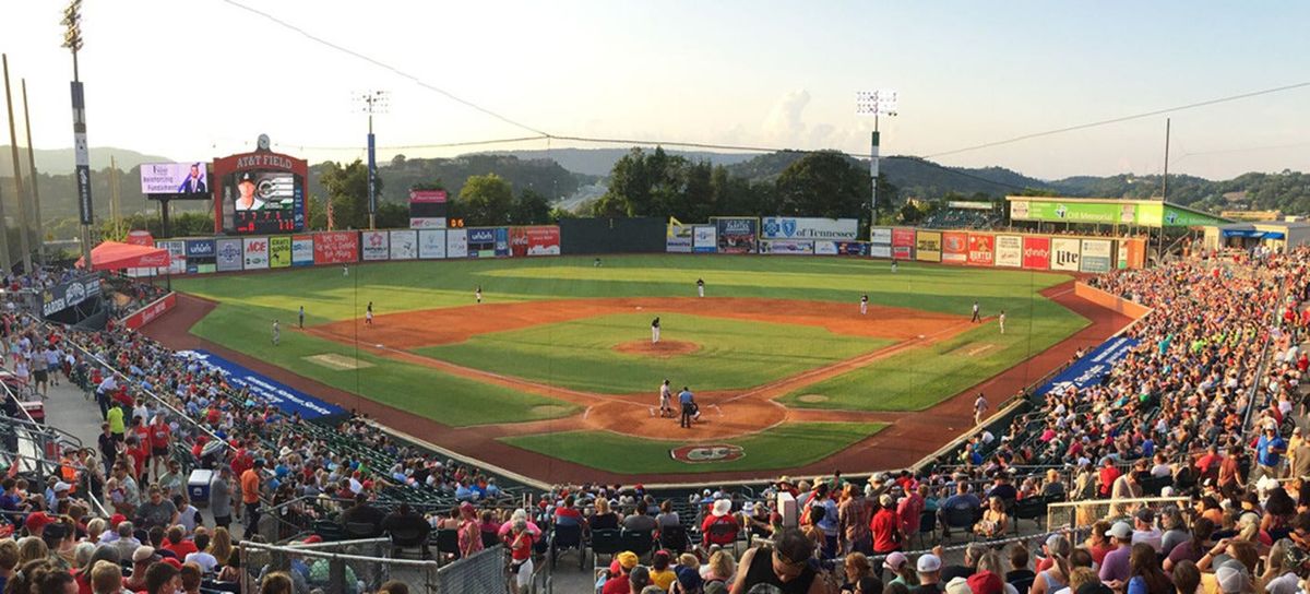 Biloxi Shuckers at Chattanooga Lookouts at AT&T Field