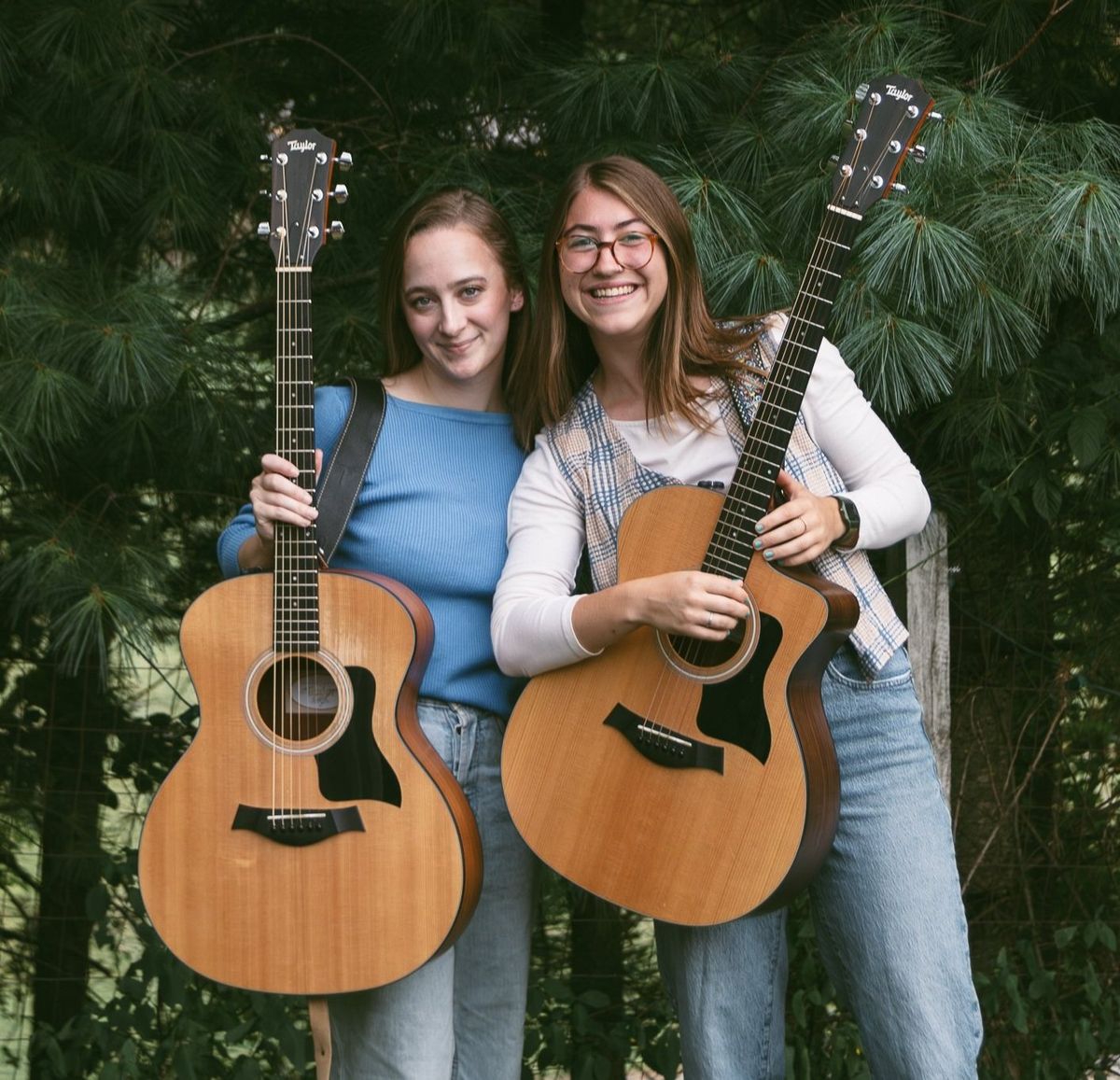 Live music (Mo and Leah)