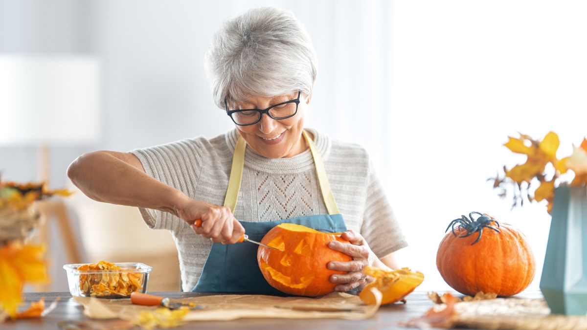 Free for Seniors: Pumpkin Painting