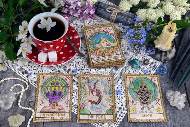 Tarot & Tea (December 2024) \/ Tarot & Th\u00e9 (D\u00e9cembre 2024)