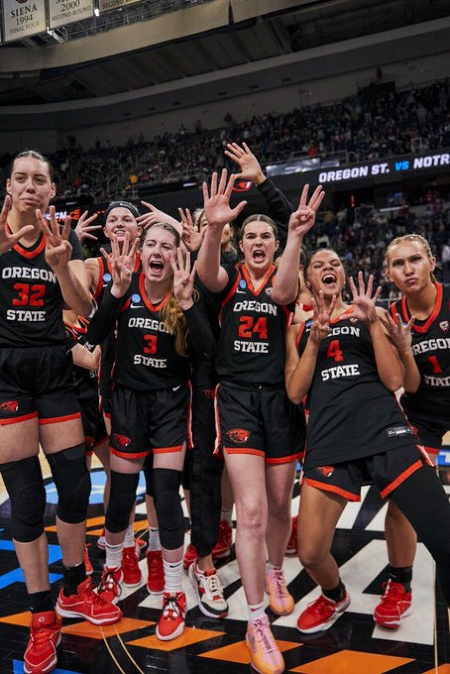 Oregon State Beavers at Oregon Ducks Womens Basketball at Matthew Knight Arena