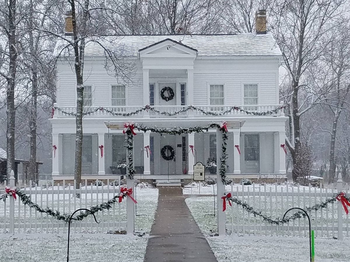 Grignon Mansion Christmas Tours