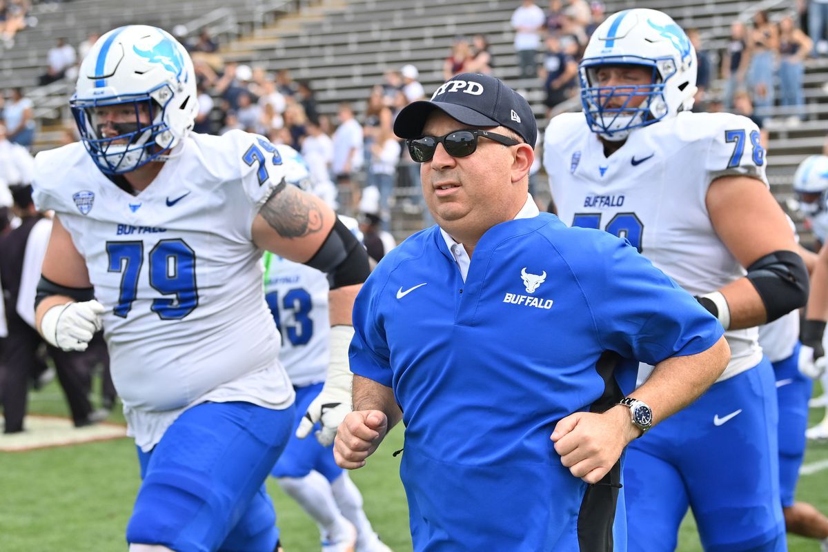 Akron Zips at Buffalo Bulls Football