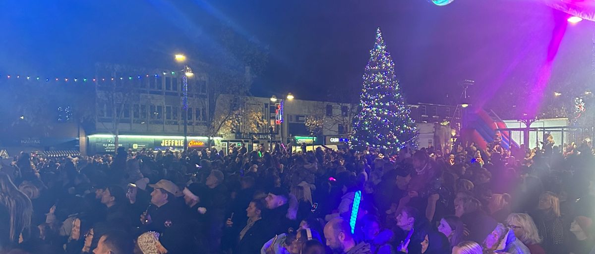 Middleton Christmas Lights Switch On