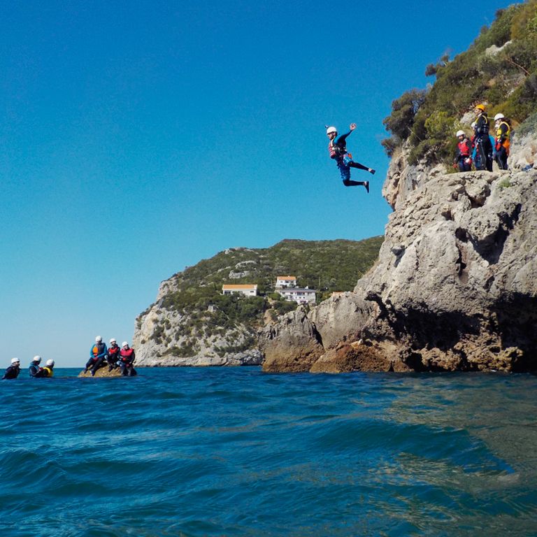 Coasteering: adrenalina m\u00e1xima!