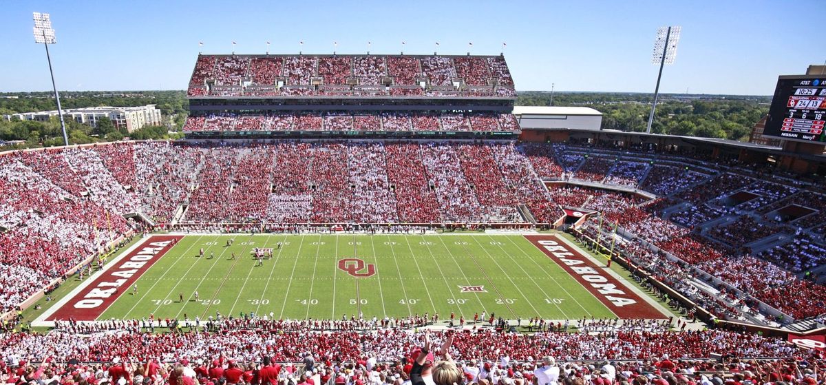 Alabama Crimson Tide at Oklahoma Sooners Football at Oklahoma Memorial Stadium