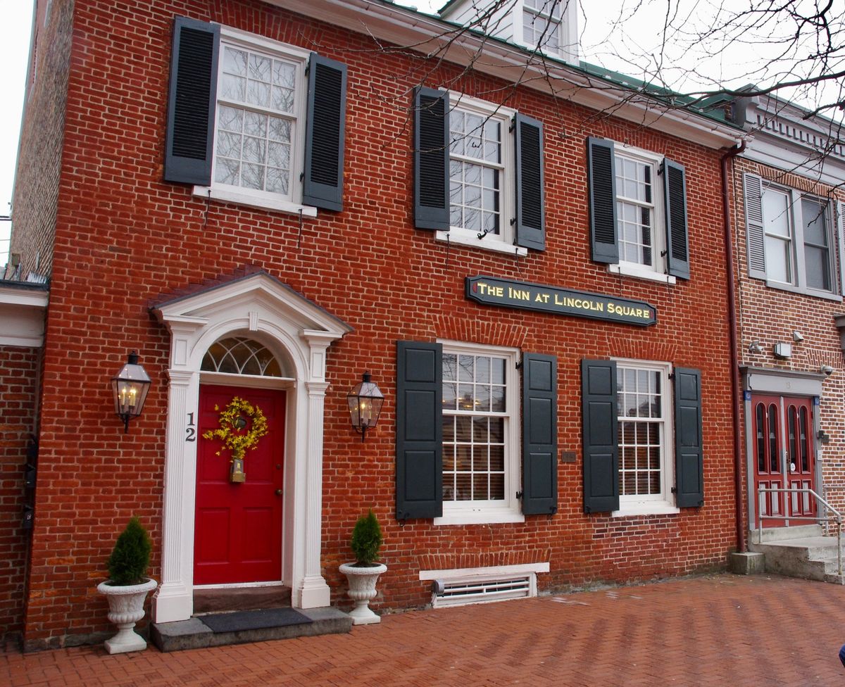 Lifting the Veil with Rhonda - The Inn At Lincoln Square, Gettysburg Investigative Field Trip