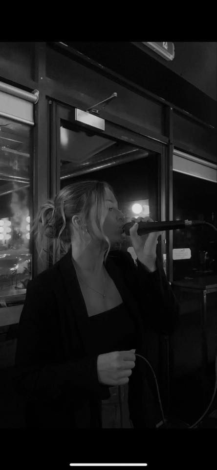 Abbie Dodsworth - Live Music