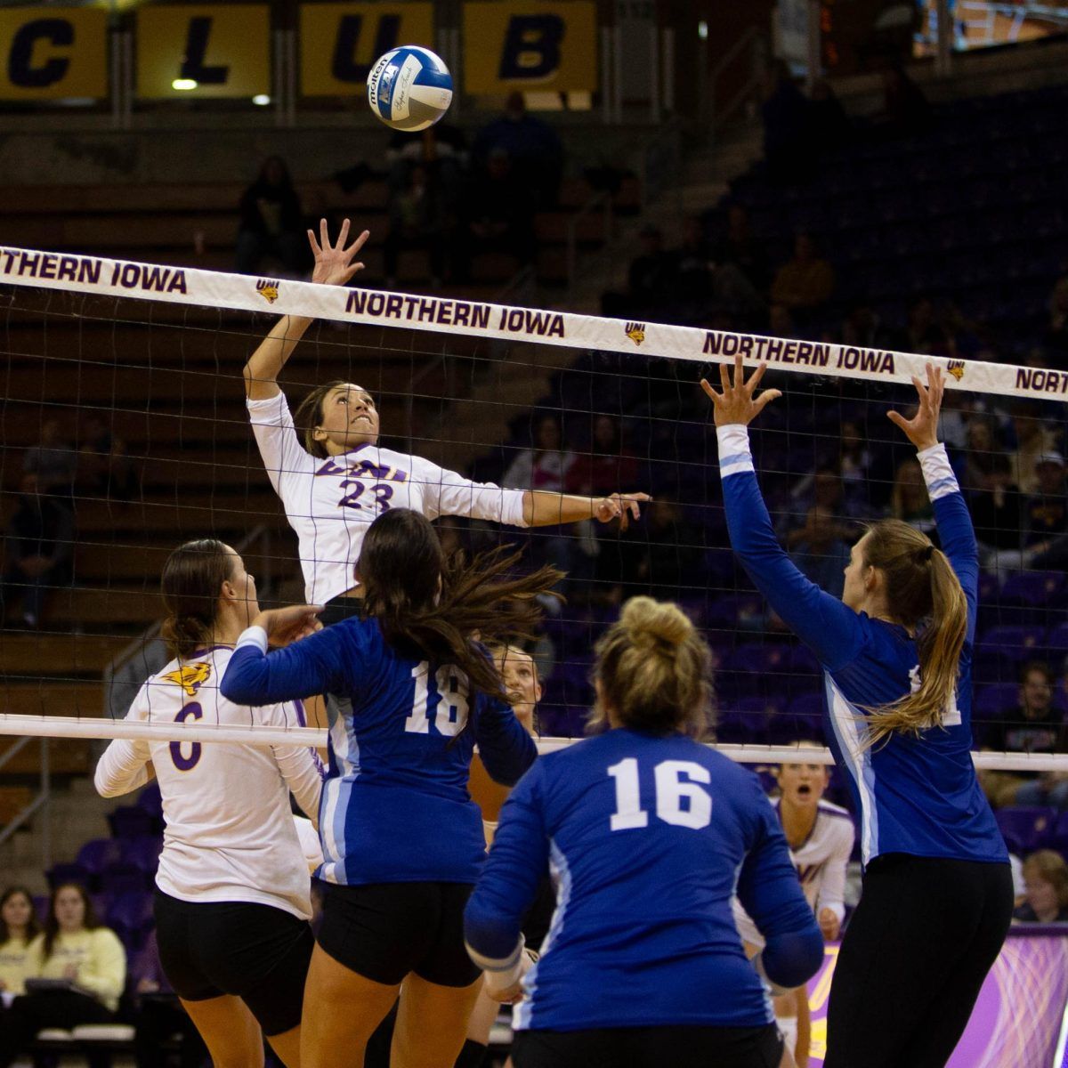 Northern Iowa Panthers Women's Volleyball vs. Evansville Purple Aces