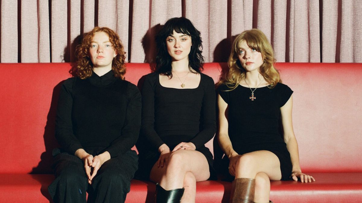 Foxwarren with Folk Bitch Trio (18+)