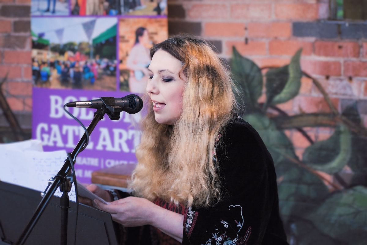 Cassie Melody @ The Roebuck Leek, Singer songwriter showcase 