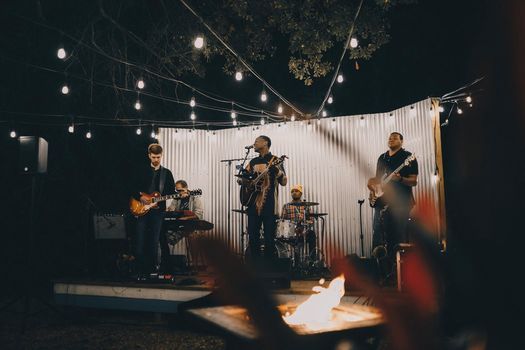 Covie the Band [FULL BAND] Live at Tomboni's Bistro