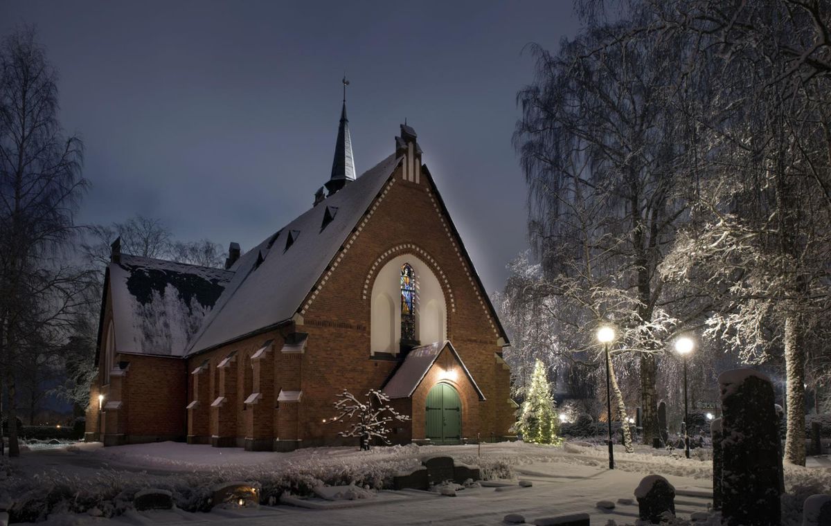 Vi sjunger in julen i L\u00e4ngbro kyrka