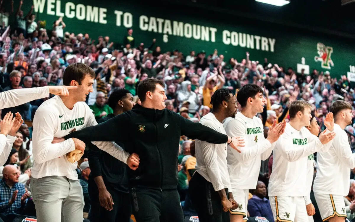 Vermont Catamounts at New Hampshire Wildcats Mens Hockey