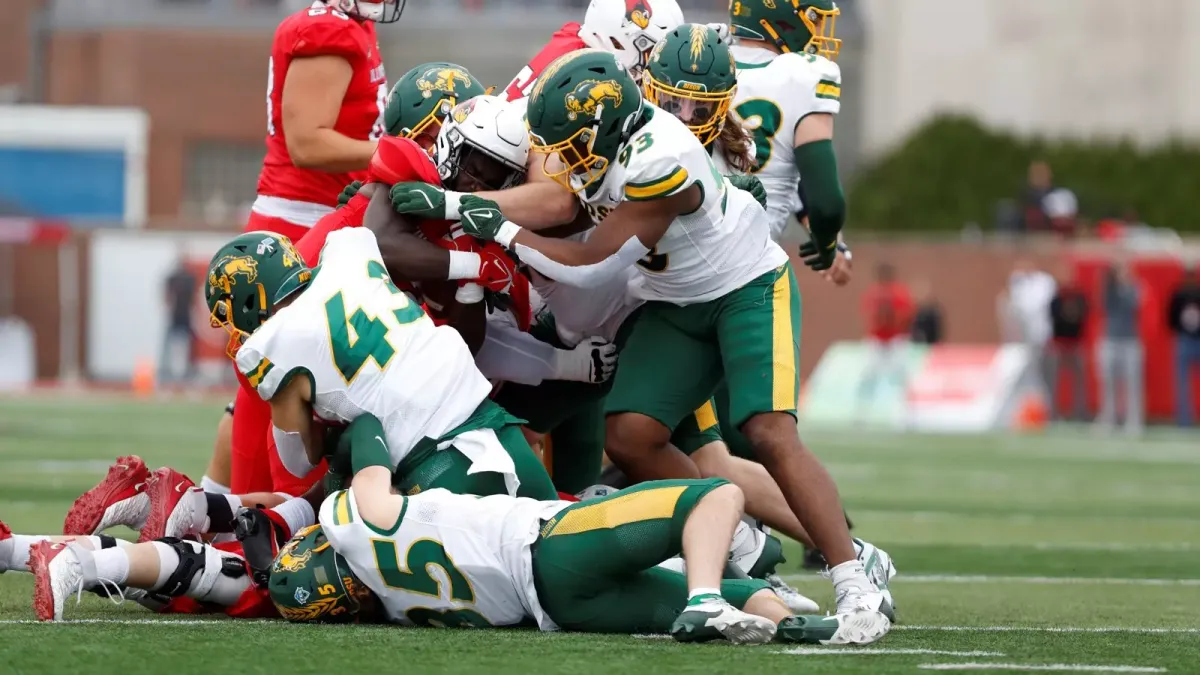 Parking North Dakota State Bison at North Dakota Fighting Hawks Football