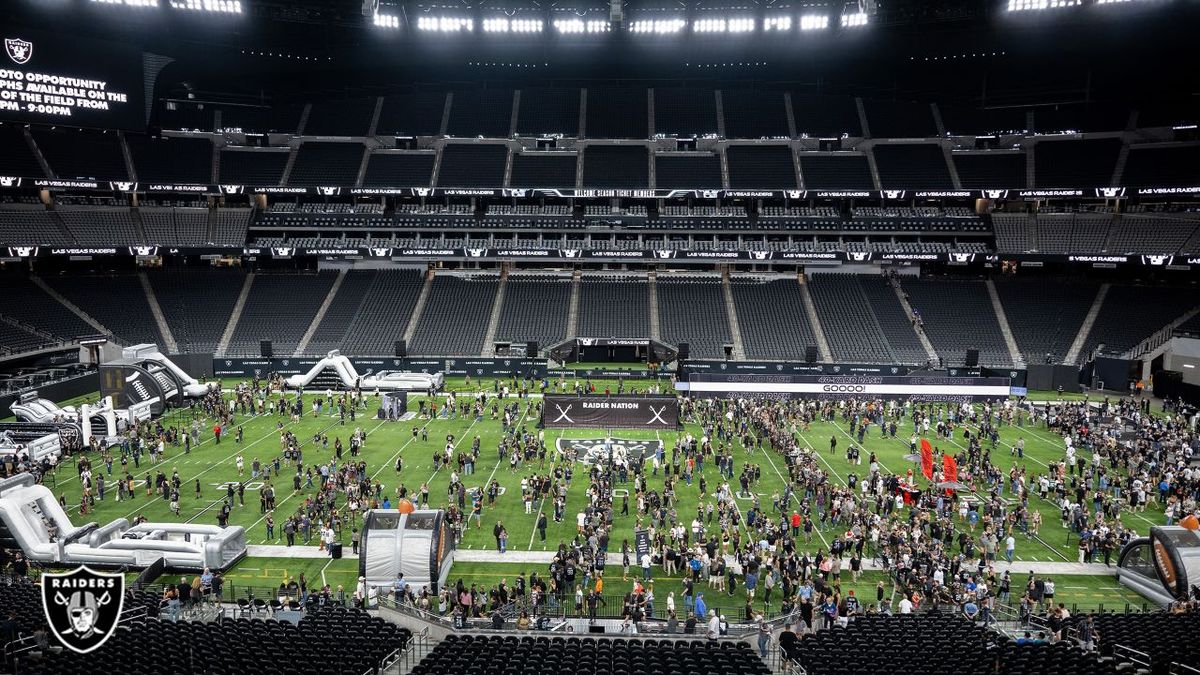 Seattle Seahawks at Las Vegas Raiders at Allegiant Stadium