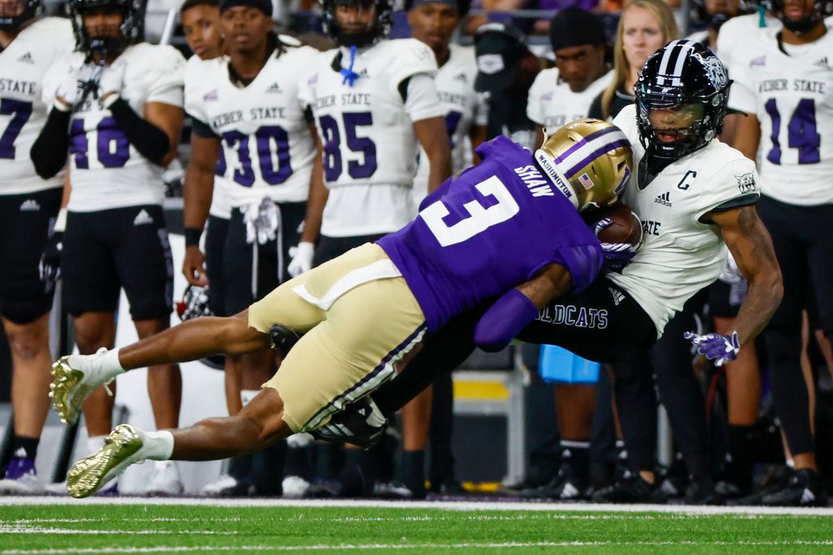 Washington Huskies vs. Eastern Washington Eagles